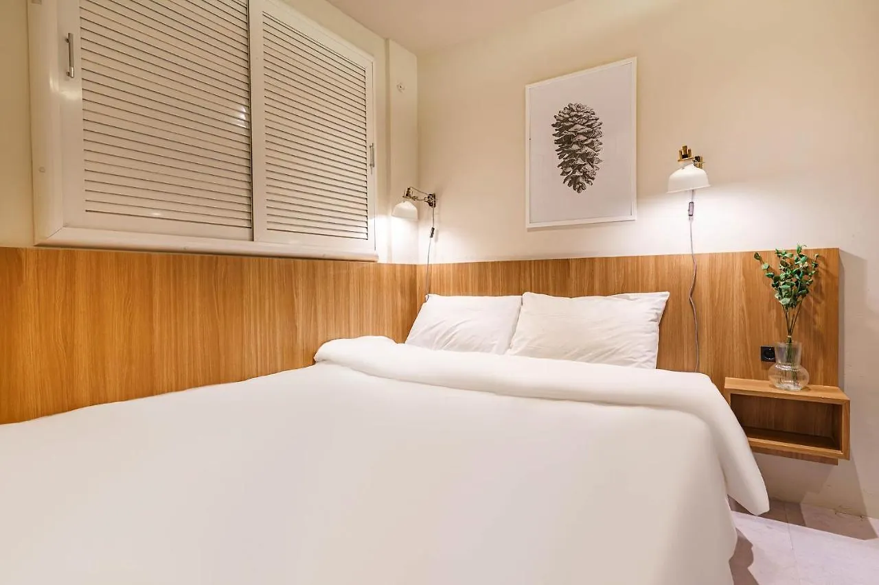 Hotel Less Seúl