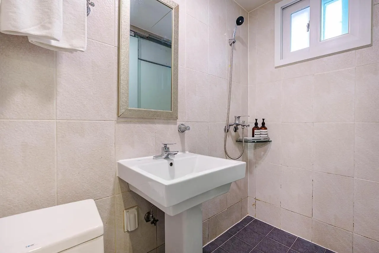 Hotel Less Seoul